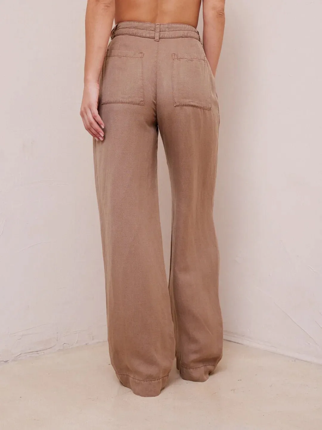 Bella Dahl Harper Linen High Waist Pants in Mocha Chocolate