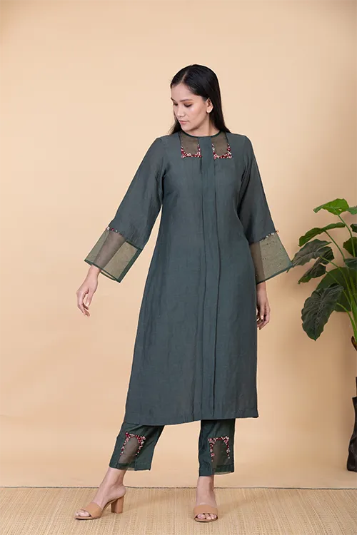 Chambray & Co.'S Qaina Applique Vegan Silk Coord Set