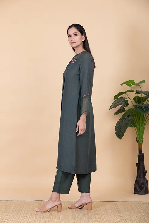 Chambray & Co.'S Qaina Applique Vegan Silk Coord Set