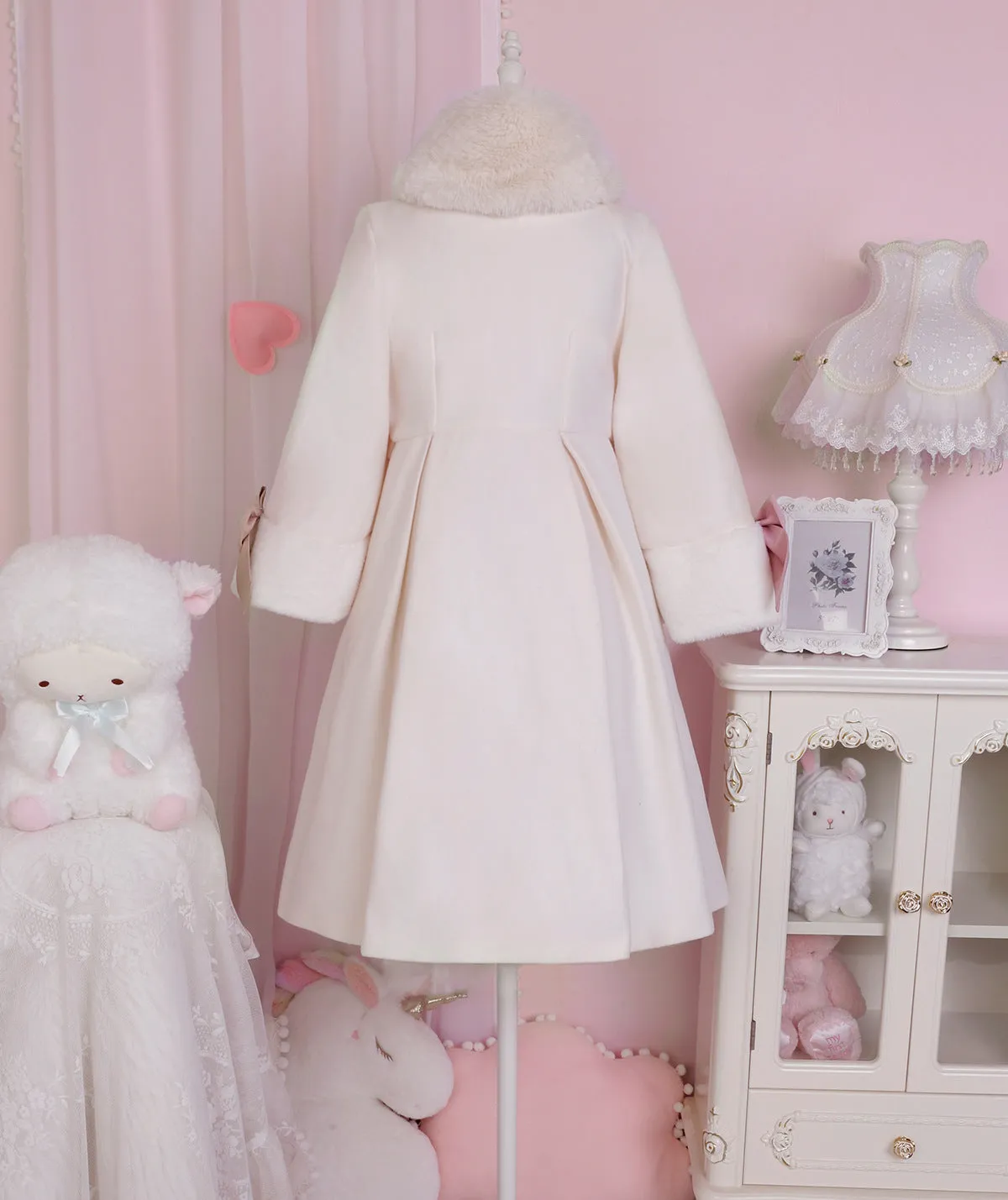 Sweet Princess Pearl White Pink Ribbon Fur Dress Coat