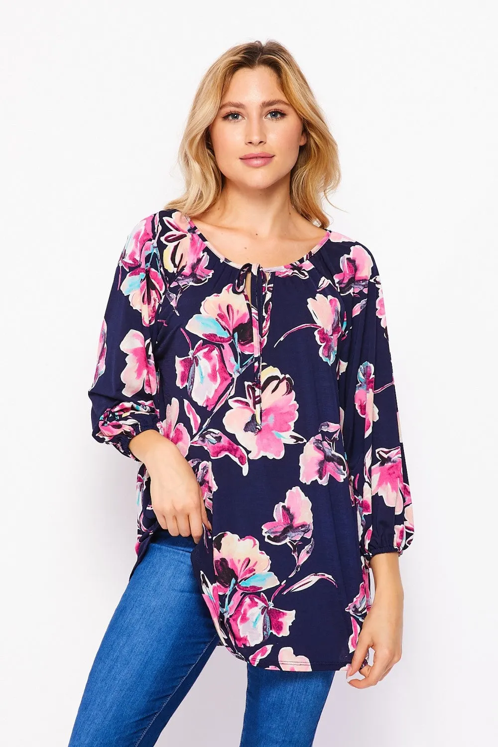 T109958309NF 3/4 Sleeve Shoestring V-Neck Top